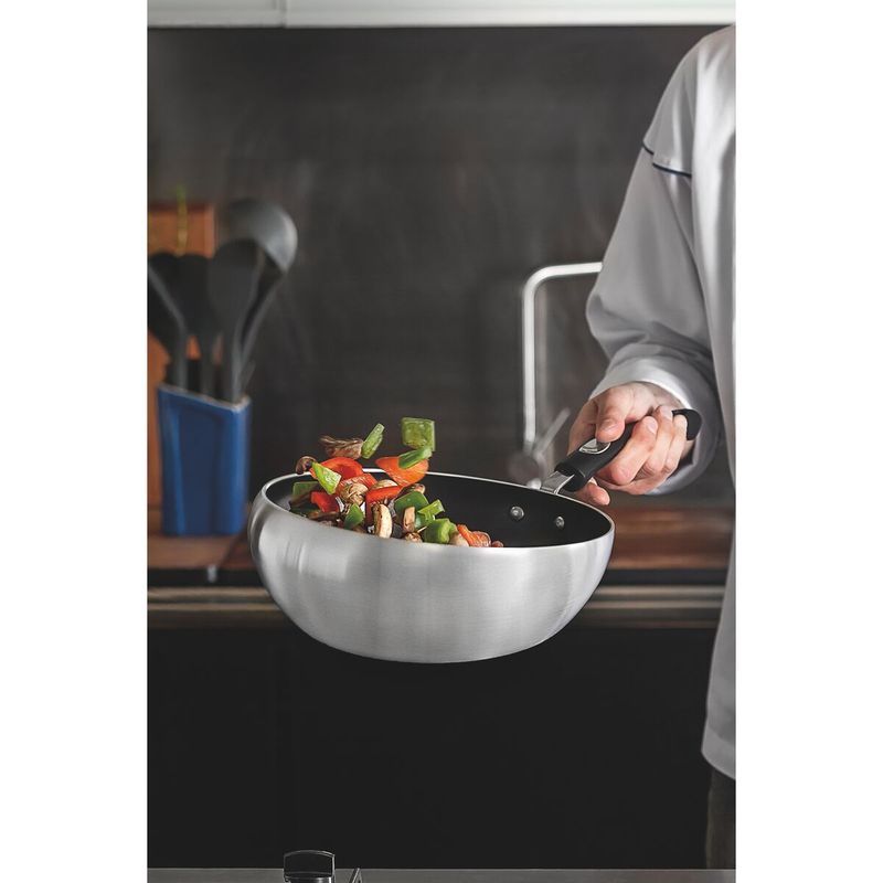 Sartén Tramontina Profesional para Saltear Aluminio con Revestimiento Interno con Antiadherente Starflon Premium y Acabado Externo Lijado 28 cm 33 L