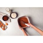 Batidor Manual Tramontina Profissional en Acero Inoxidable con Mango de Polipropileno Blanco 30 cm