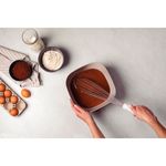 Batidor Manual Tramontina Profissional en Acero Inoxidable con Mango de Polipropileno Blanco 45 cm